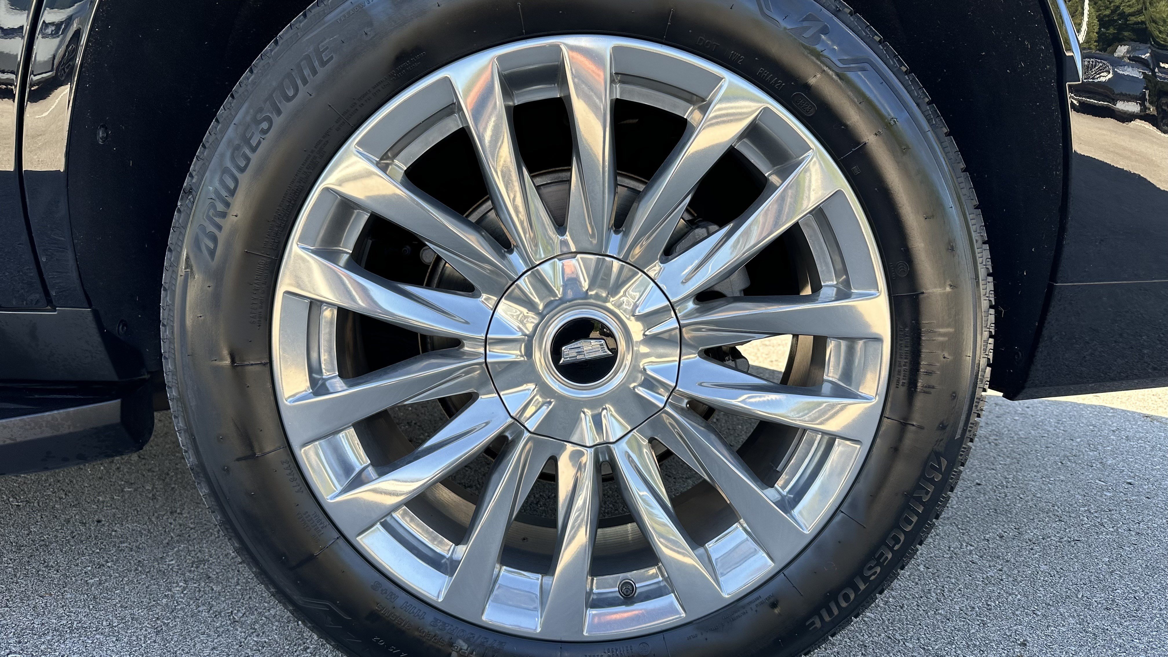 Used 2022 Cadillac Escalade Premium Luxury Platinum AWD/4WD image 13