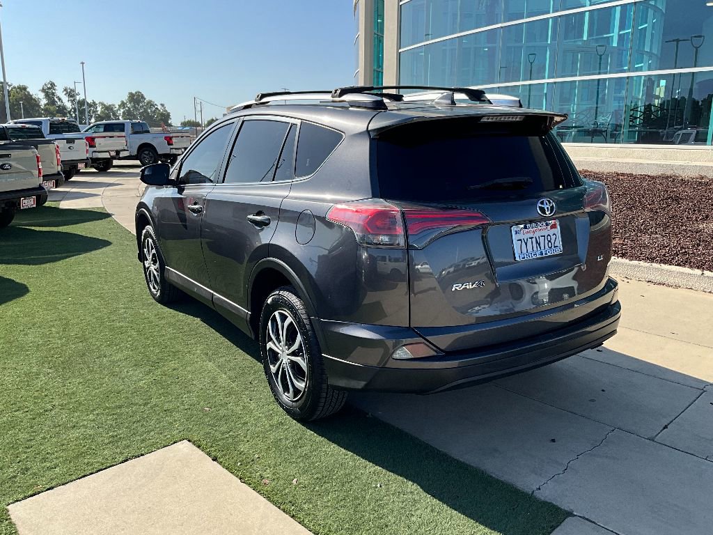 Used 2017 Toyota RAV4 LE image 7