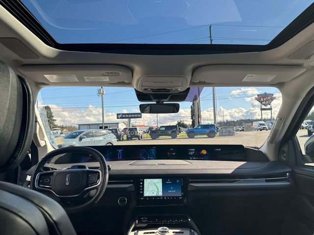 Used 2025 Lincoln Navigator L Reserve AWD/4WD image 15