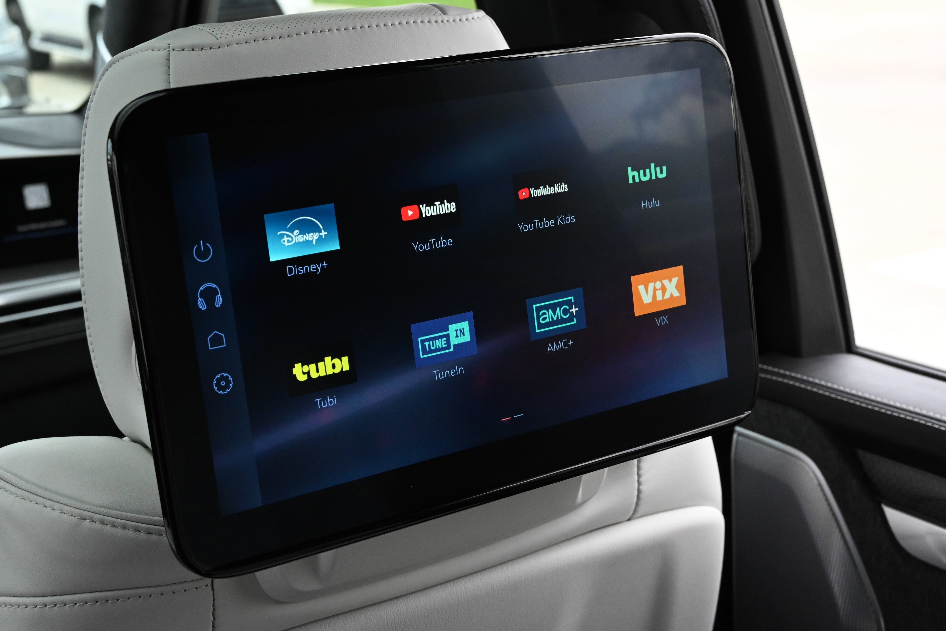 Used 2026 Cadillac Escalade V w/ LPO, ONYX Package AWD/4WD image 30