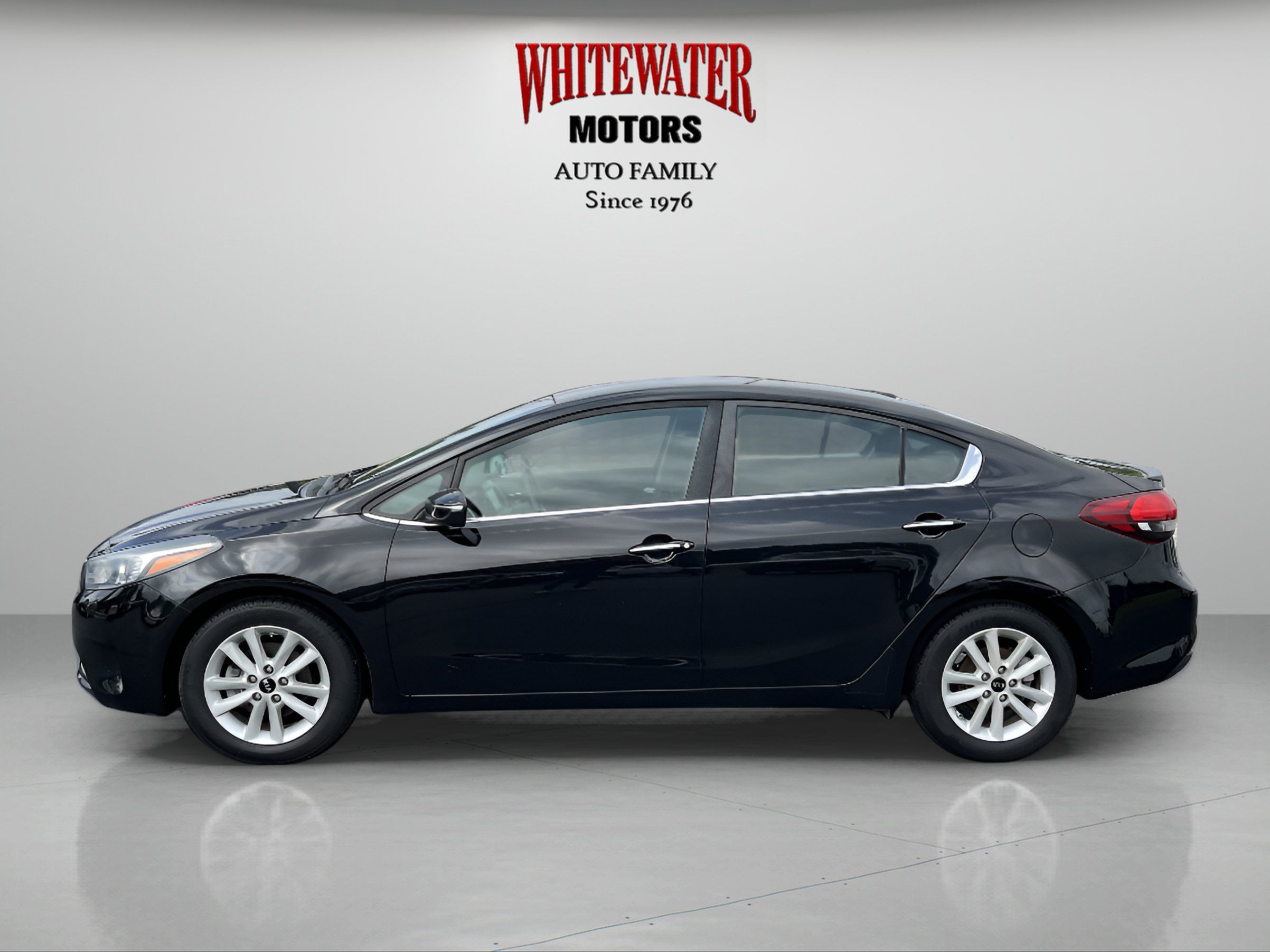 Used 2017 Kia Forte S w/ S Technology Package FWD image 2