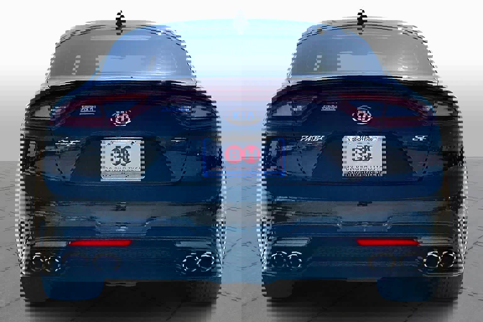 Used 2018 Kia Stinger GT2 image 4