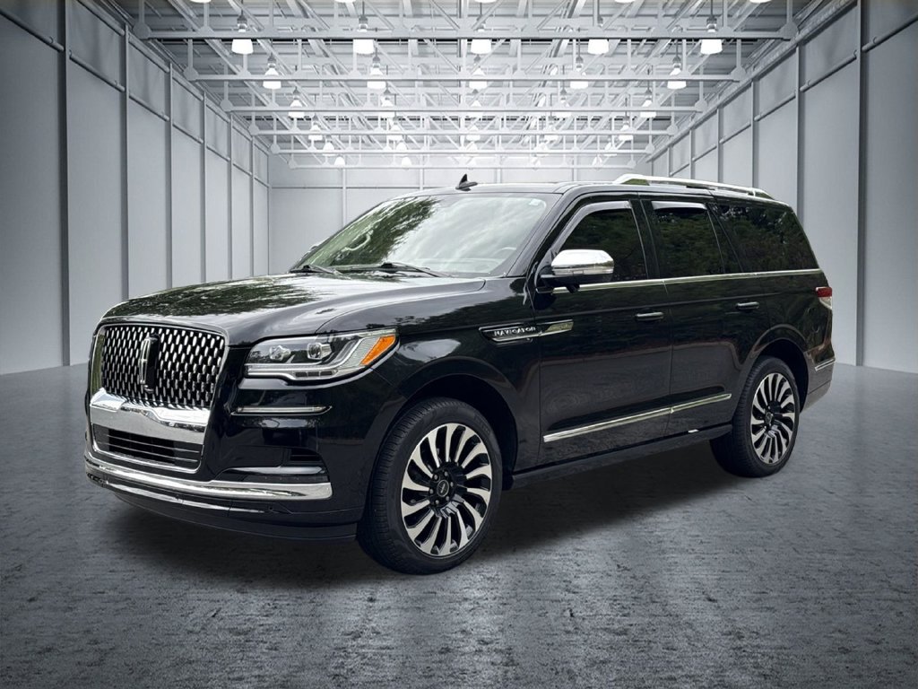 Used 2022 Lincoln Navigator Black Label AWD/4WD image 3