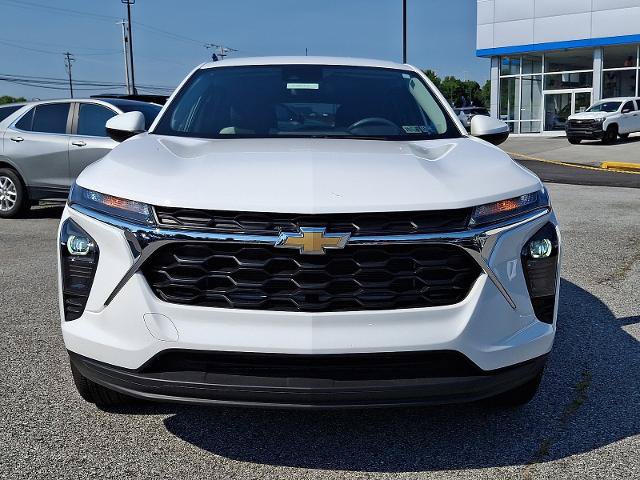 Certified 2025 Chevrolet Trax LS w/ LS Convenience Package FWD image 2