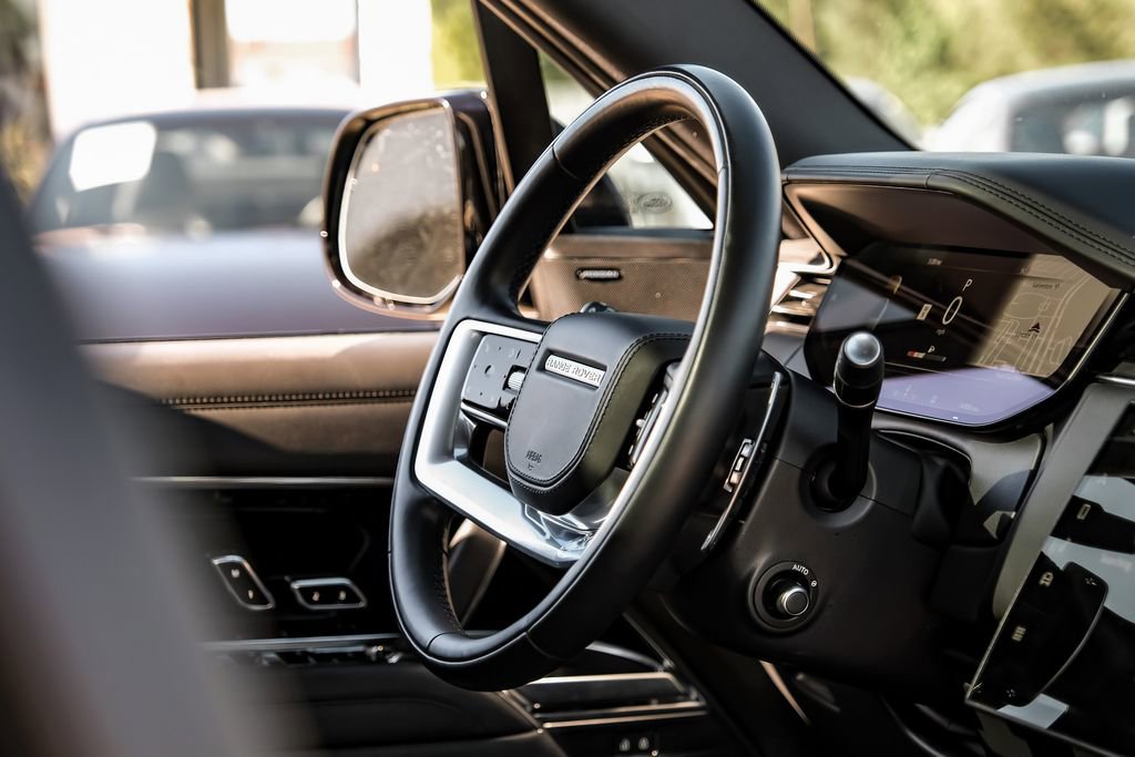 Used 2023 Land Rover Range Rover SE image 13