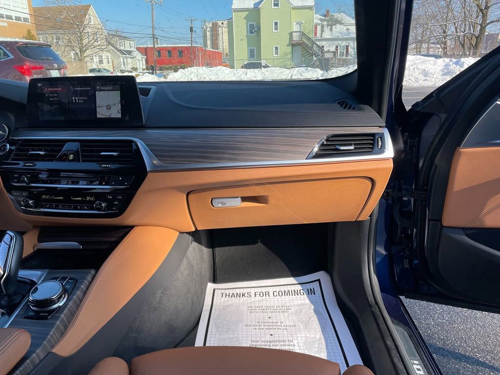 Used 2018 BMW M550i xDrive image 28