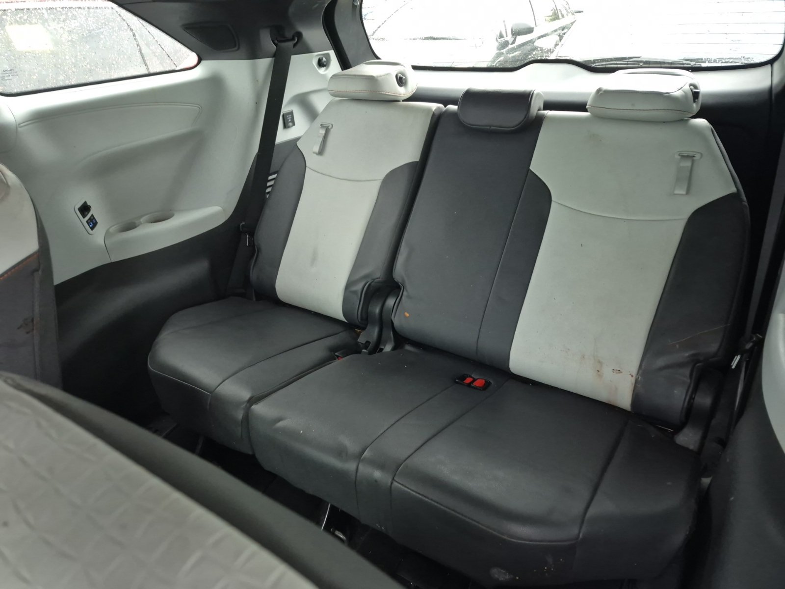 Used 2022 Toyota Sienna XSE AWD/4WD image 16