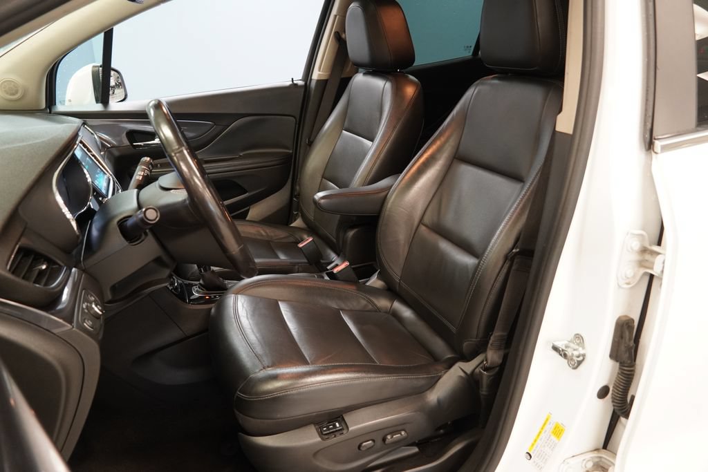 Used 2019 Buick Encore Essence AWD/4WD image 3