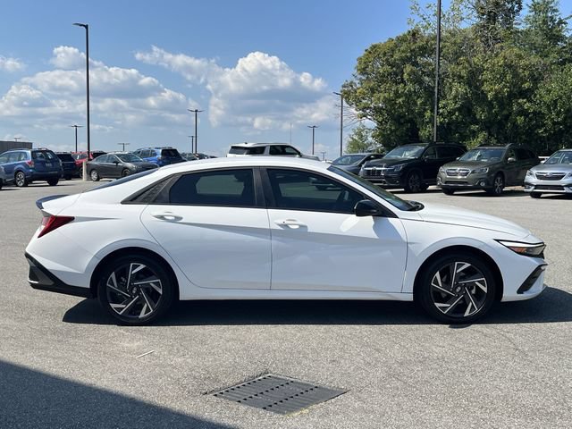 Certified 2025 Hyundai Elantra SEL FWD image 20