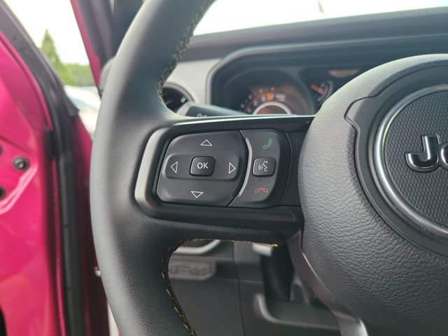 Used 2024 Jeep Gladiator Sport AWD/4WD image 18