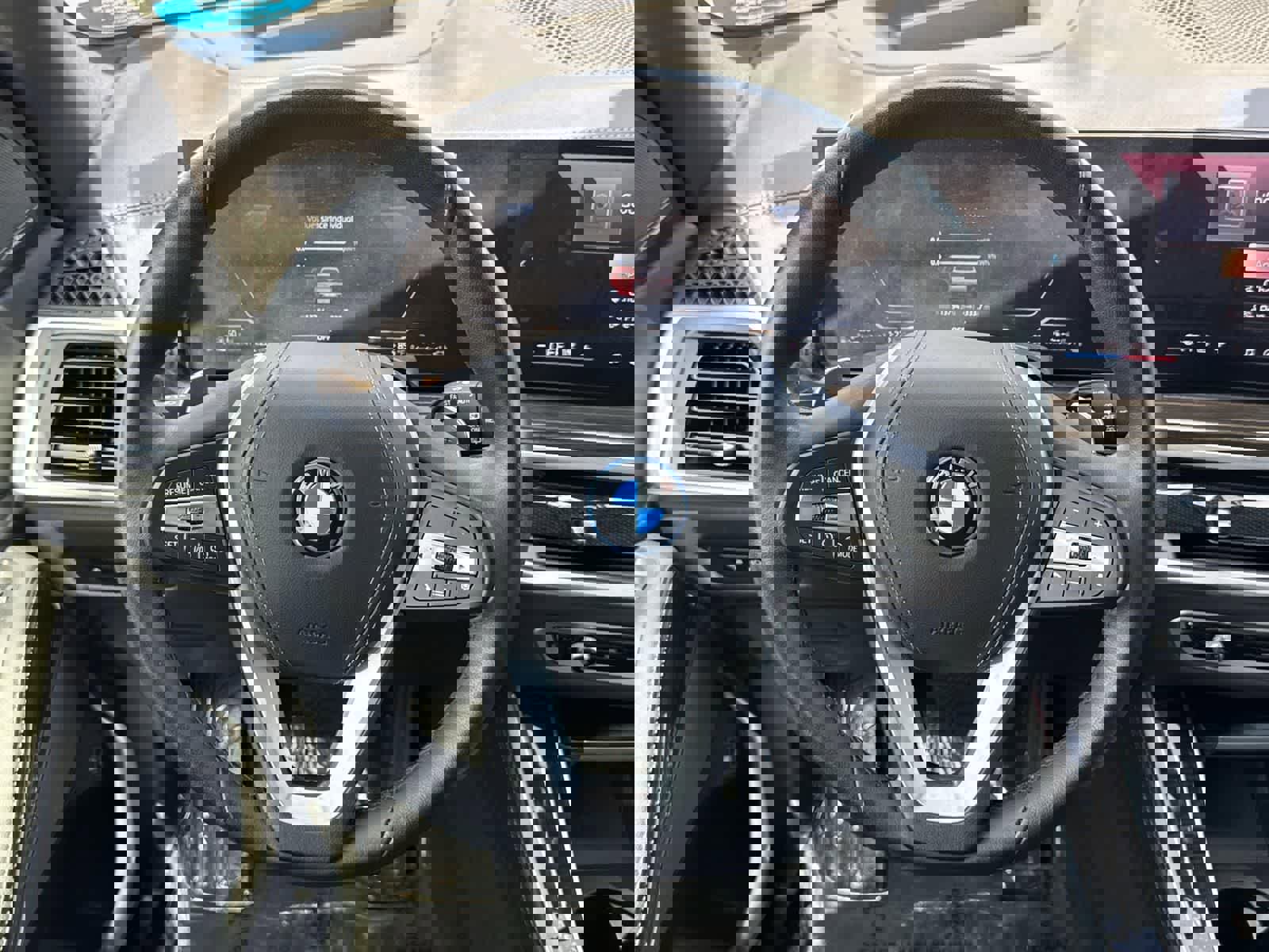 Used 2024 BMW X5 xDrive50e image 10