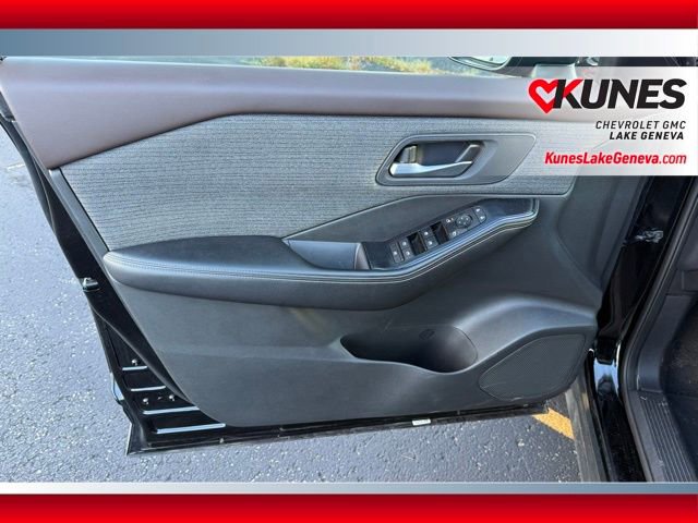 Used 2023 Nissan Rogue SV image 18