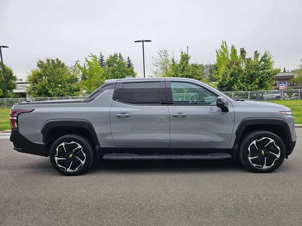 Used 2026 Chevrolet Silverado EV LT AWD/4WD image 6