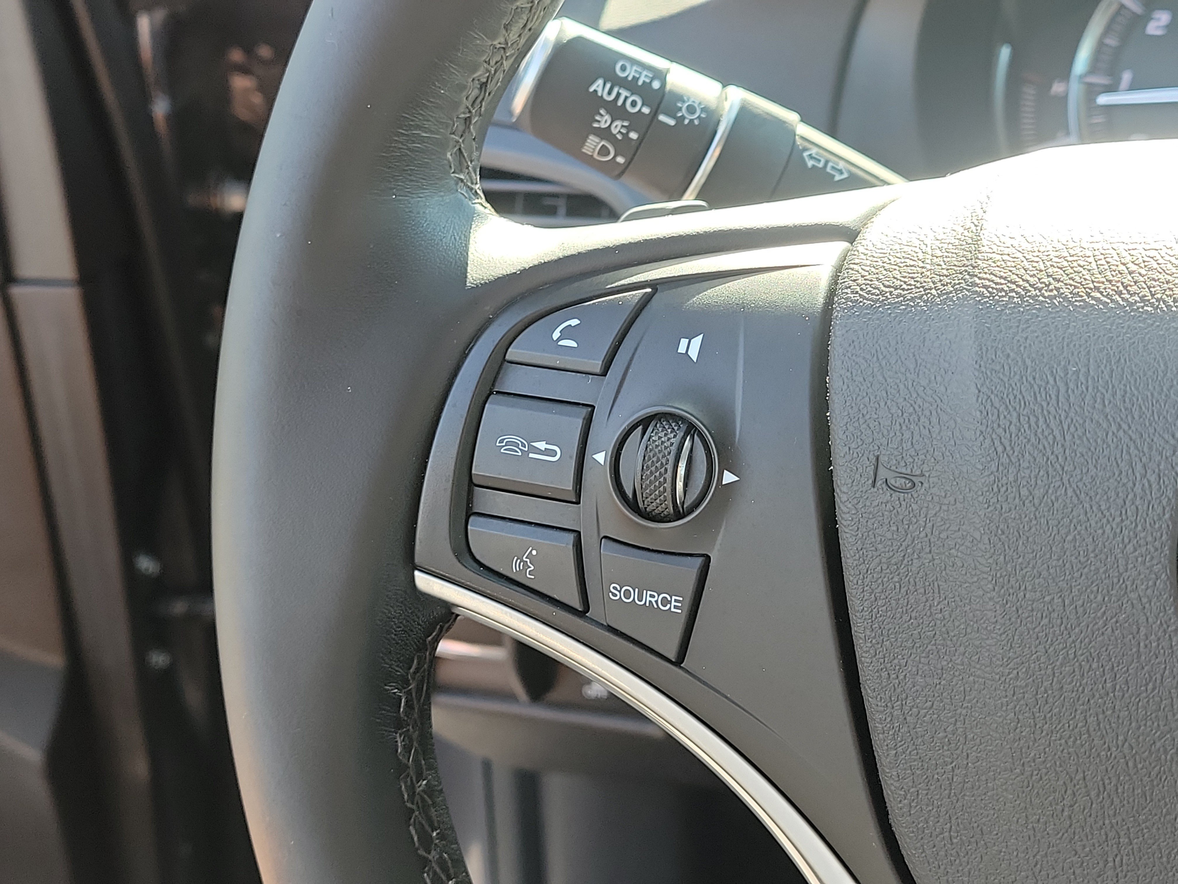 Used 2020 Acura MDX SH-AWD w/ Technology Package image 31