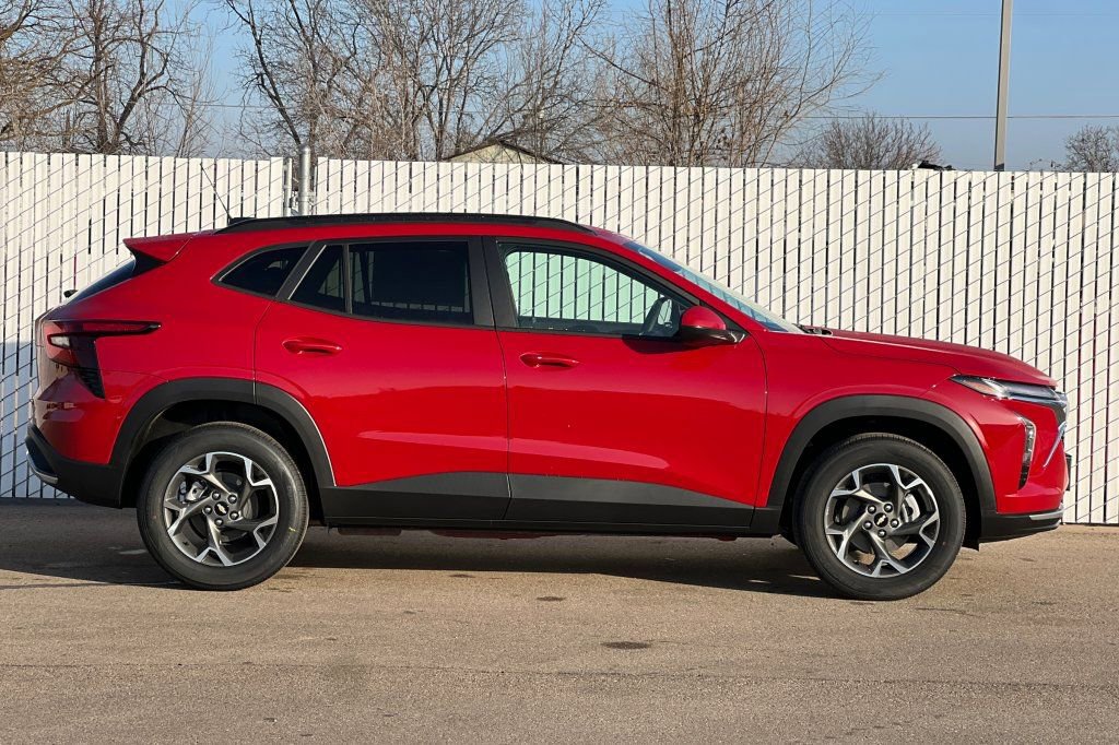 New 2026 Chevrolet Trax LT w/ Driver Confidence Package image 3