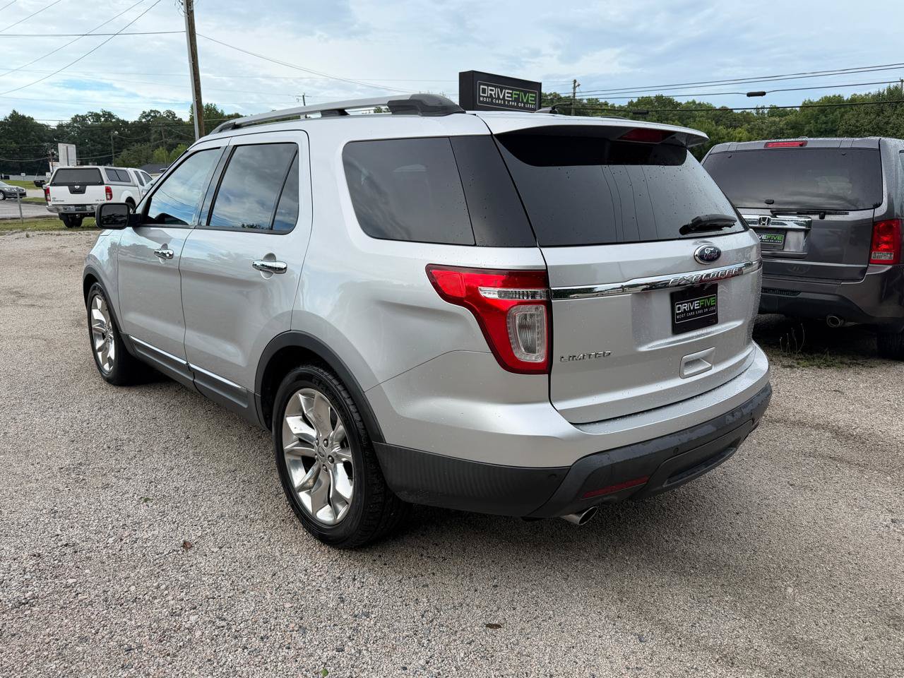 Used 2011 Ford Explorer Limited w/ 302A Rapid Spec Order Code FWD image 3