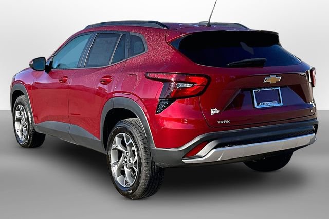 Used 2025 Chevrolet Trax LT FWD image 12