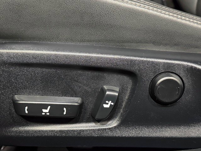 Used 2017 Lexus IS 300 300 AWD Sedan w/ Navigation System Package image 32