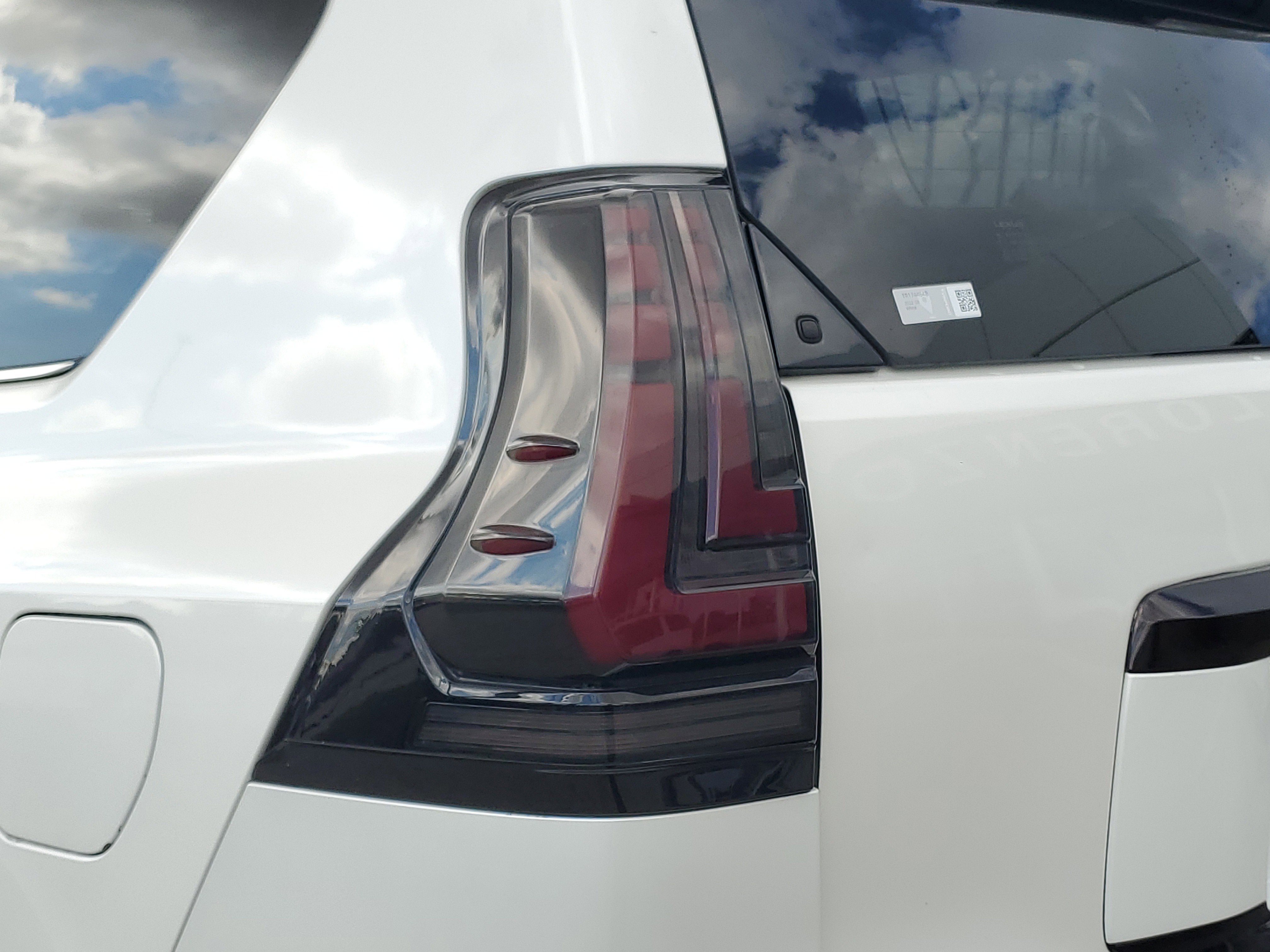 Used 2022 Lexus GX 460 Premium w/ Accessory Package image 36