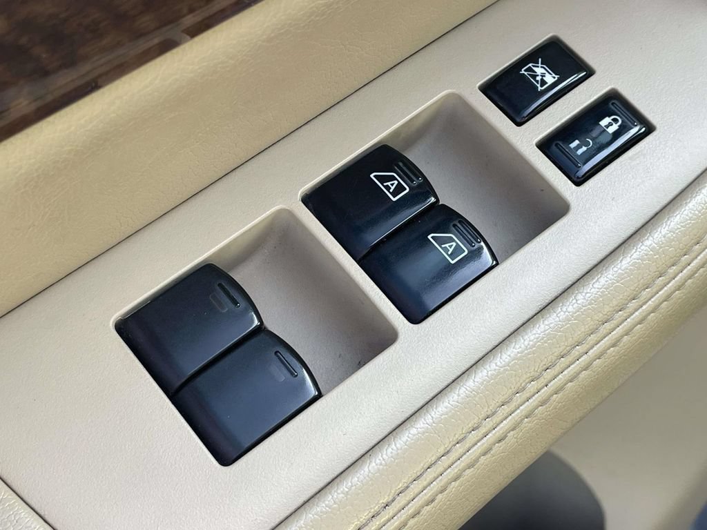 Used 2012 Nissan Armada SL w/ DVD FES Pkg RWD image 16