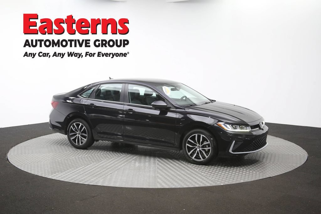 Used 2025 Volkswagen Jetta SE FWD image 46