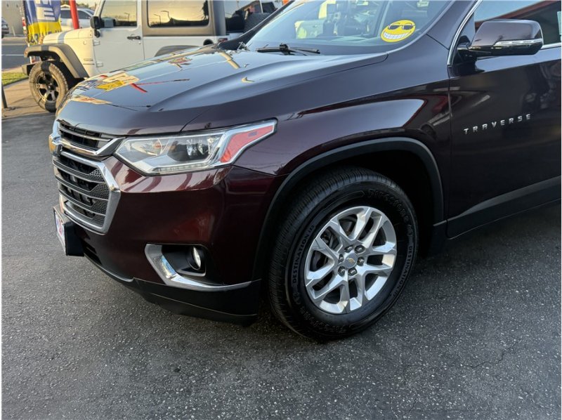 Used 2020 Chevrolet Traverse LT FWD image 11