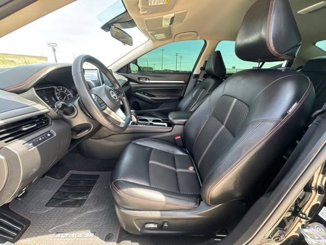 Used 2024 Nissan Altima 2.5 SR FWD image 2