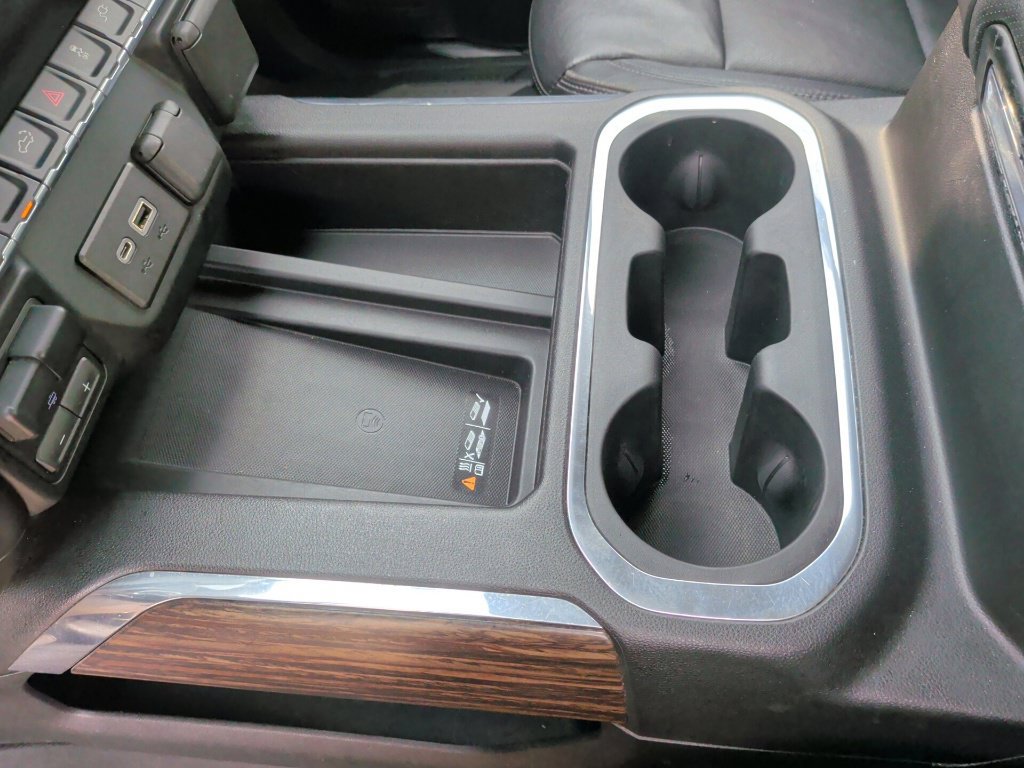 Used 2019 Chevrolet Silverado 1500 High Country w/ Technology Package AWD/4WD image 36