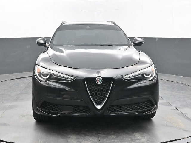 Used 2022 Alfa Romeo Stelvio Ti w/ Active Assist Plus Package AWD/4WD image 8