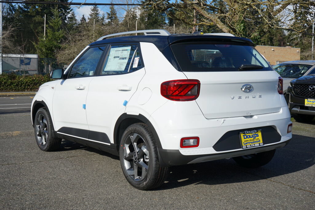 New 2025 Hyundai Venue Limited FWD image 4