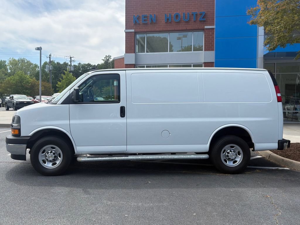Used 2024 Chevrolet Express 2500 w/ Driver Convenience Package RWD image 2