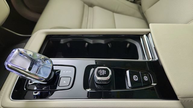 New 2026 Volvo XC90 B6 Ultra w/ Protection Package AWD/4WD image 17