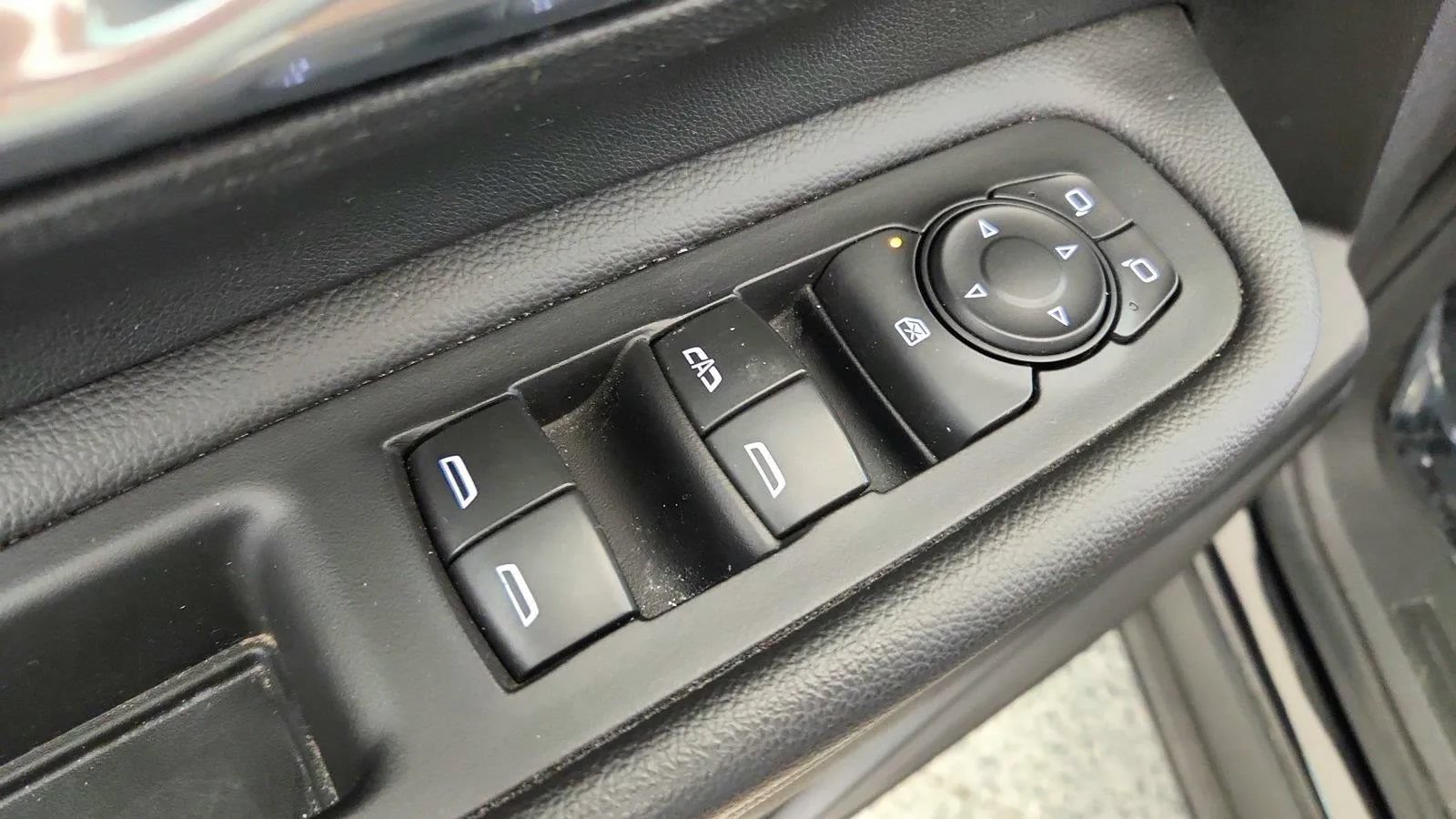 Used 2023 GMC Terrain SLE w/ Driver Convenience Package FWD image 24