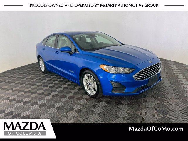 Used 2019 Ford Fusion SE FWD image 1