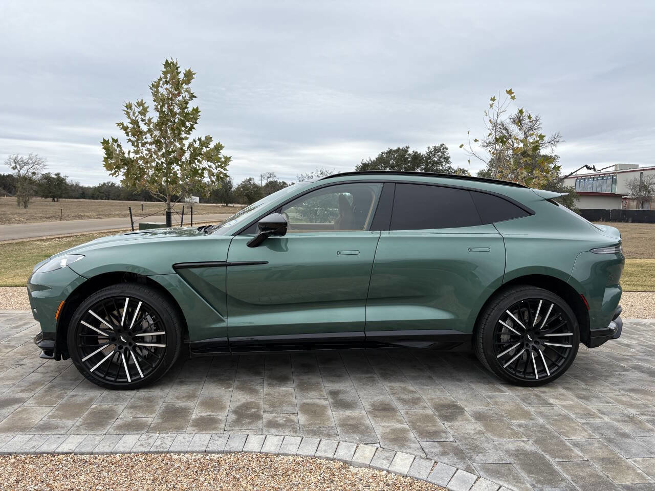 Used 2024 Aston Martin DBX 707 image 7