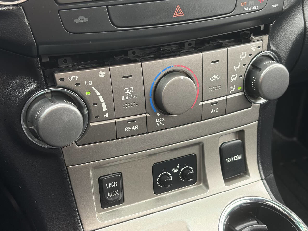 Used 2011 Toyota Highlander SE w/ Tow Pkg AWD/4WD image 31