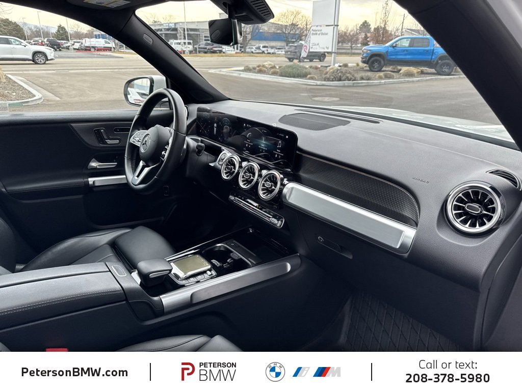 Used 2022 Mercedes-Benz GLB 250 4MATIC image 18