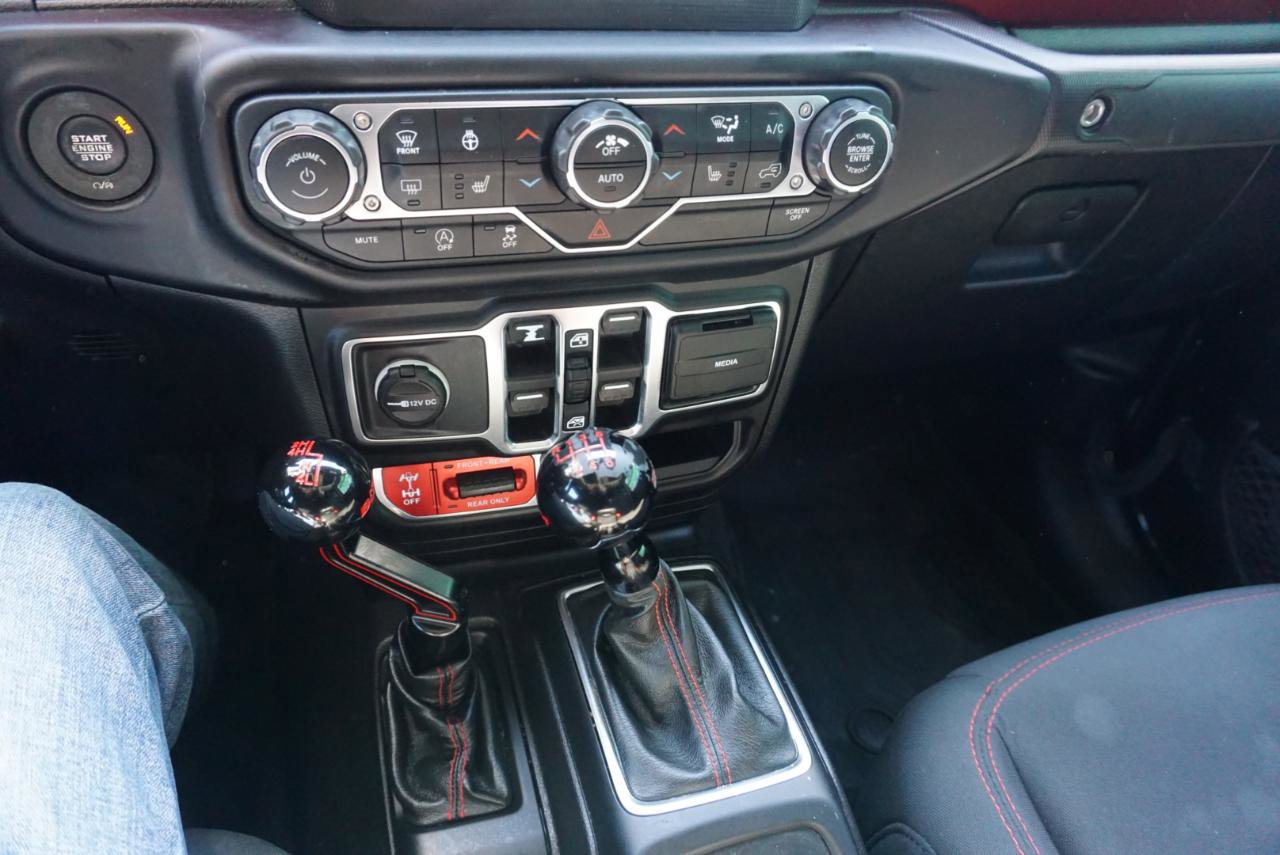 Used 2021 Jeep Gladiator Rubicon w/ Cold Weather Group AWD/4WD image 16