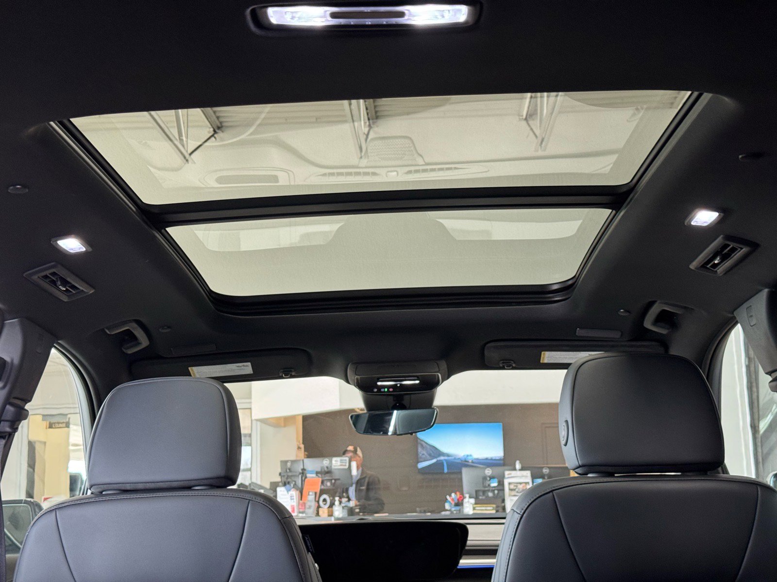 Certified 2025 Buick Enclave Avenir w/ Super Cruise Package image 11