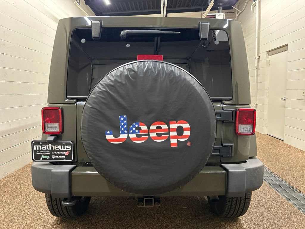 Used 2016 Jeep Wrangler Unlimited Sahara w/ Dual Top Group AWD/4WD image 3