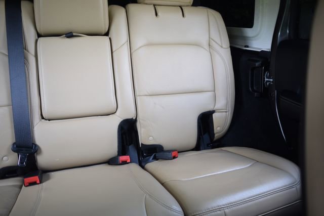 Used 2018 Jeep Wrangler Unlimited Rubicon w/ LED Lighting Group AWD/4WD image 17