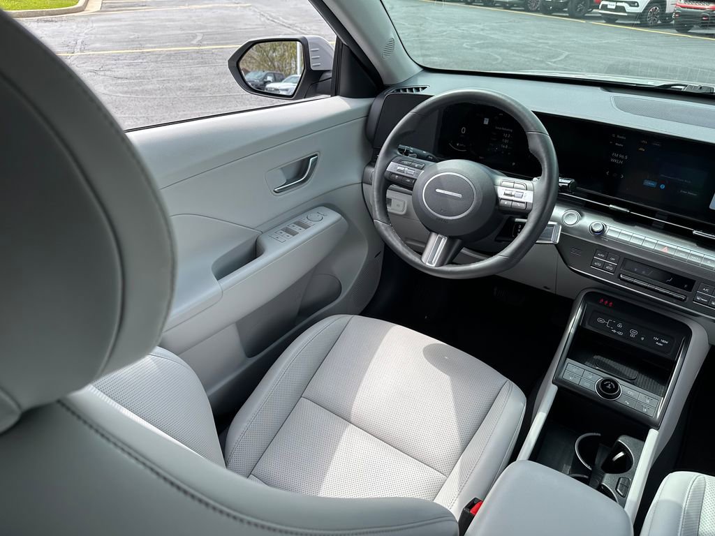 Used 2024 Hyundai Kona Limited AWD/4WD image 16