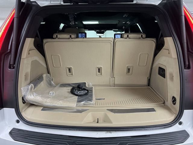 Used 2021 Cadillac Escalade Premium Luxury w/ Performance Package AWD/4WD image 27