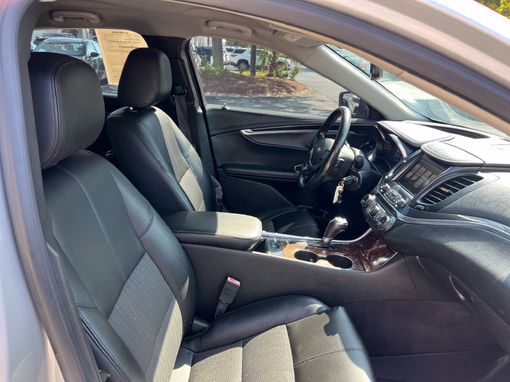 Used 2015 Chevrolet Impala LT w/ Convenience Package FWD image 19