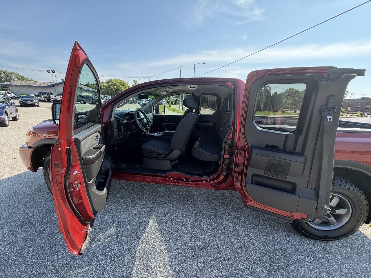 Used 2015 Nissan Titan PRO-4X AWD/4WD image 17