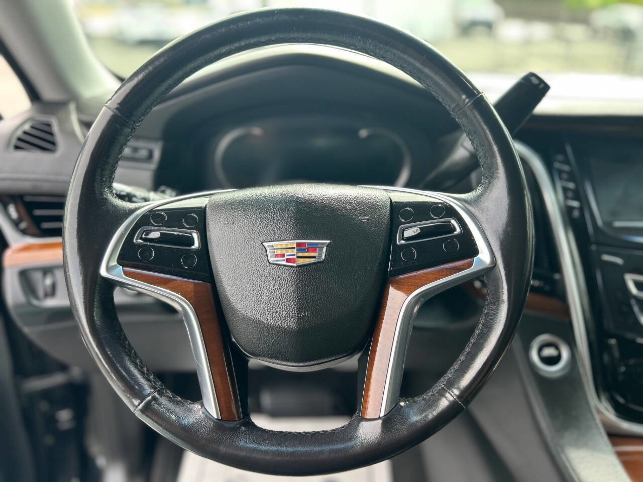Used 2019 Cadillac Escalade Premium Luxury image 10