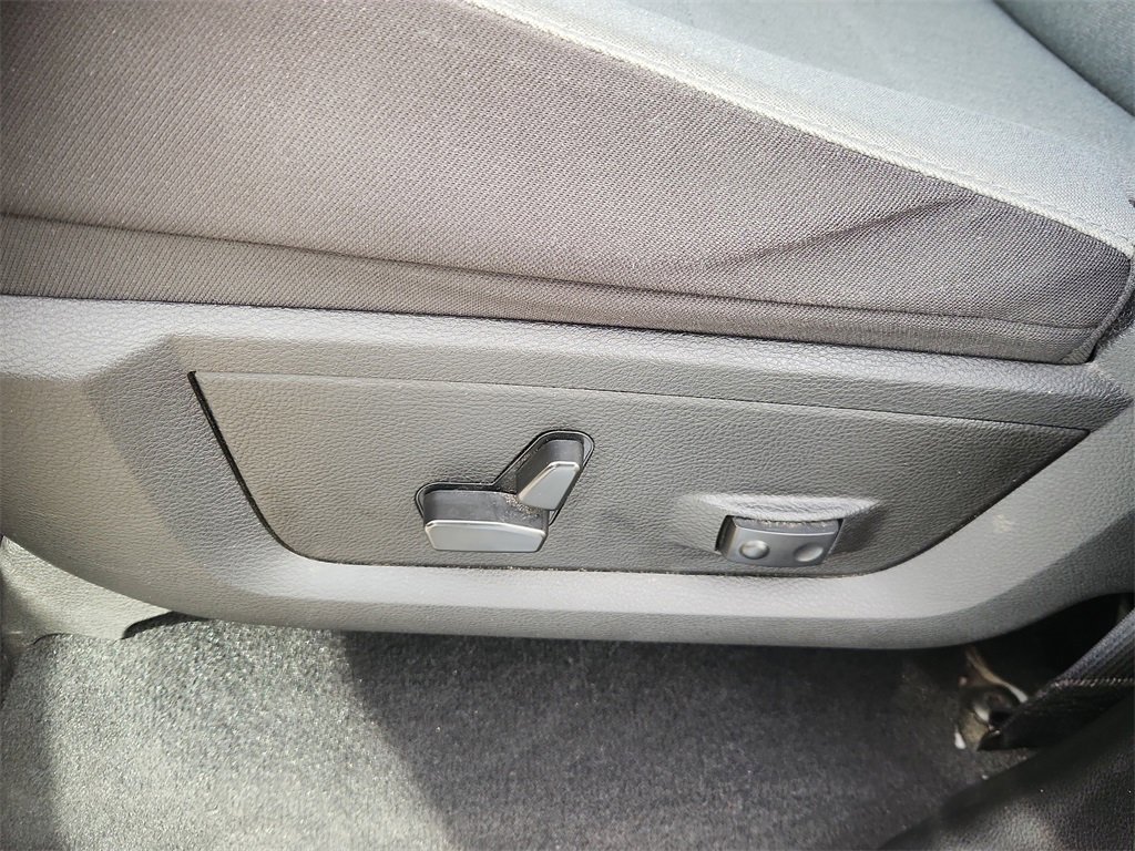 Used 2022 RAM 1500 Classic SLT w/ Protection Group image 8