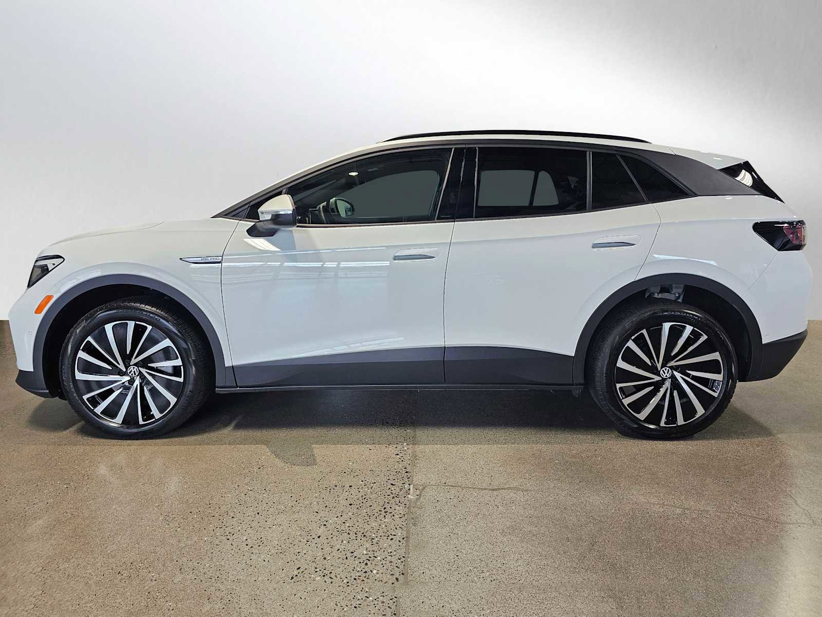 Used 2025 Volkswagen ID.4 Pro AWD/4WD image 6