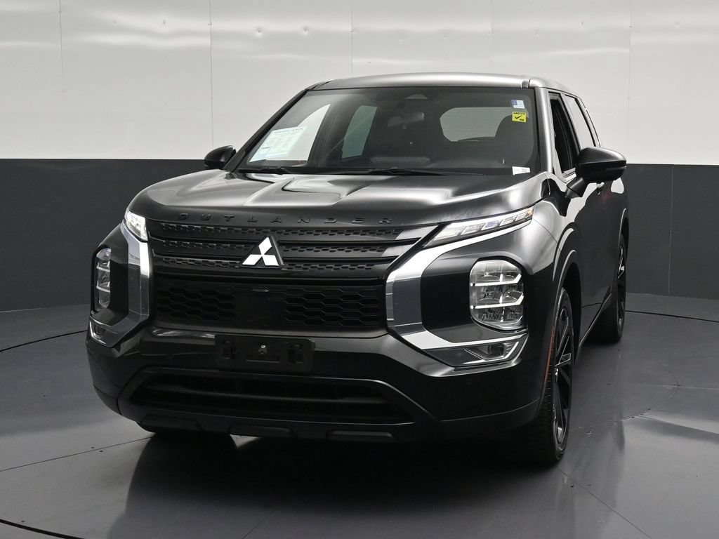 Used 2023 Mitsubishi Outlander SE FWD image 6