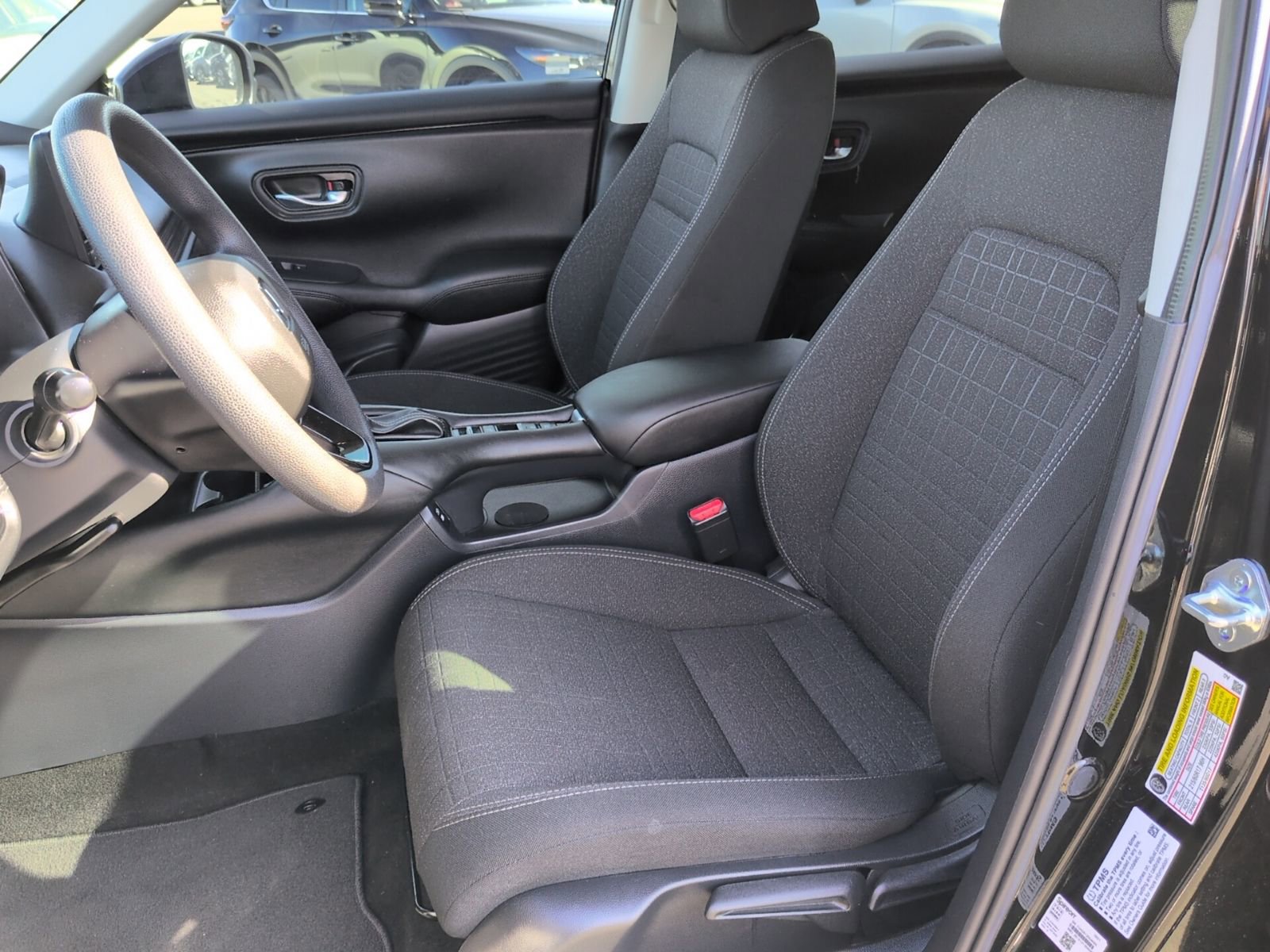 Used 2025 Honda HR-V LX image 9